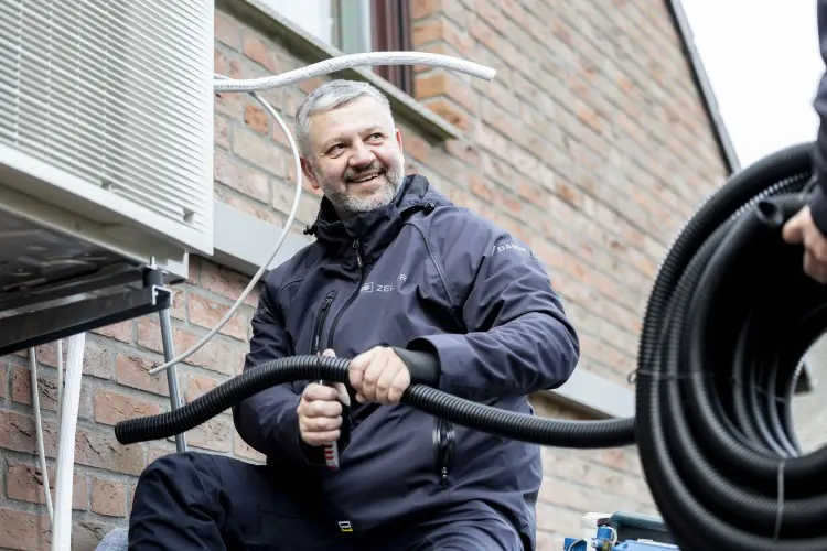 zeller monteur waermepumpe